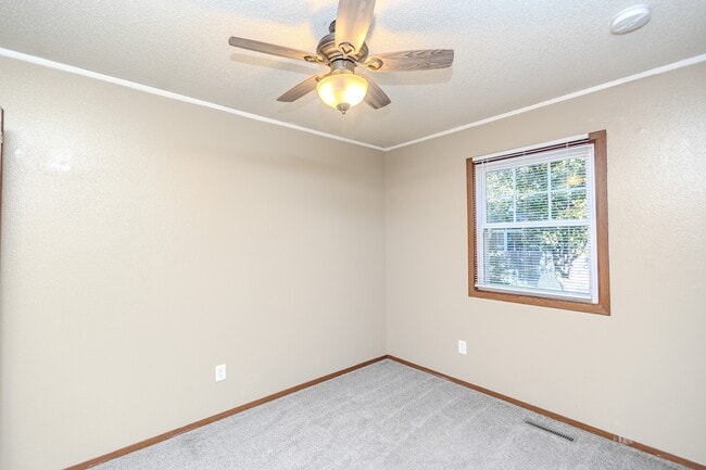 Building Photo - 507 4th St NW