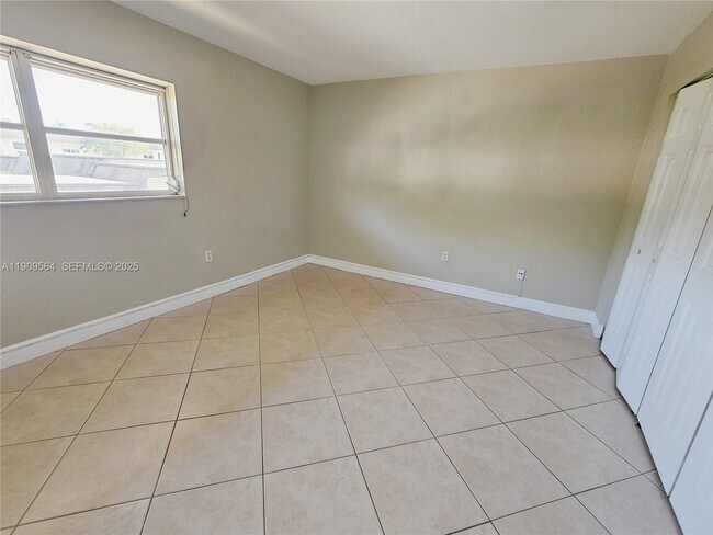 Building Photo - 8601 SW 94th St