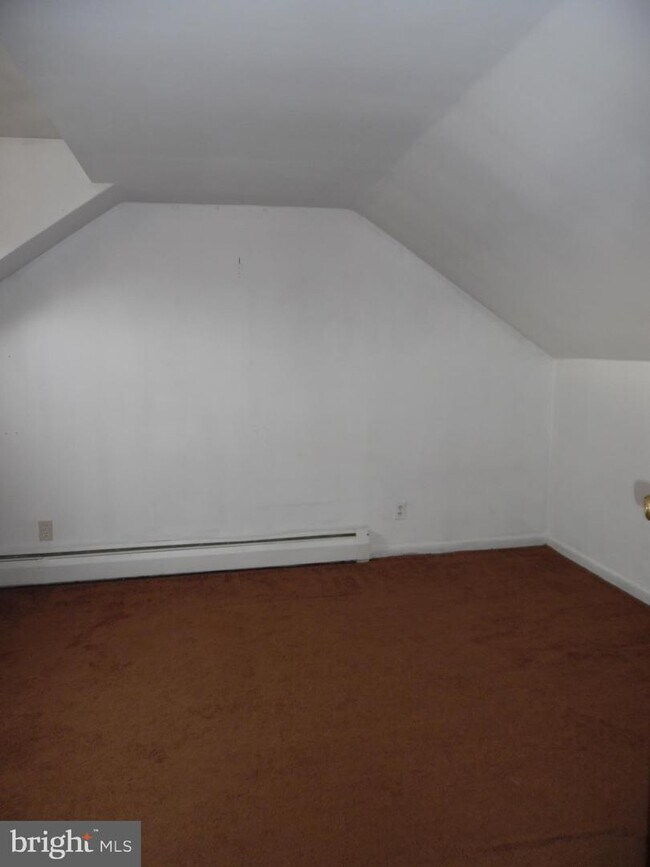 Building Photo - 512 Clems Run