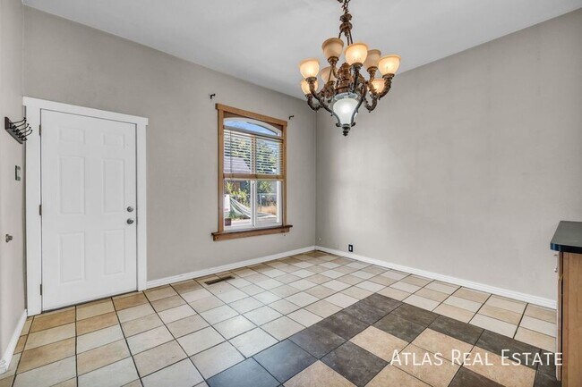 Building Photo - 853 Emeril Ave