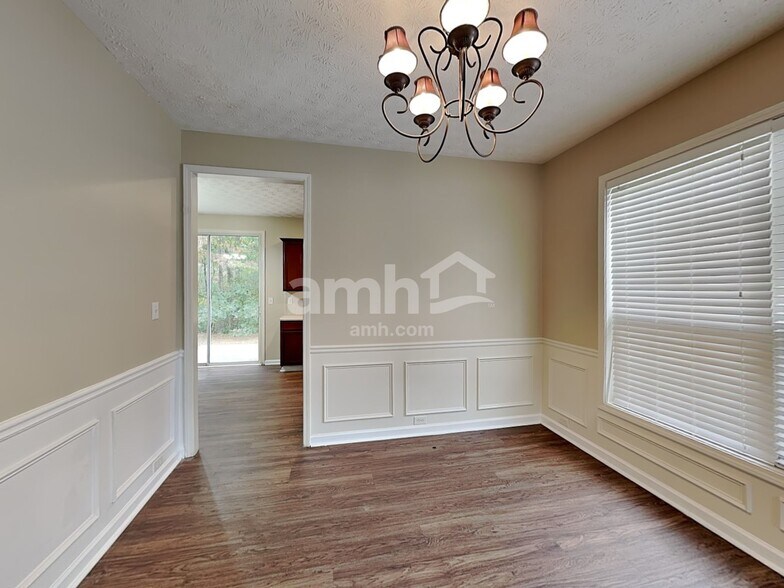 Building Photo - 6932 Silver Bend Pl