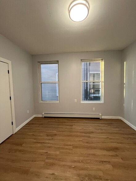 Building Photo - 174 Van Nostrand Ave