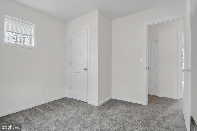 Building Photo - 347 Quincy Dr