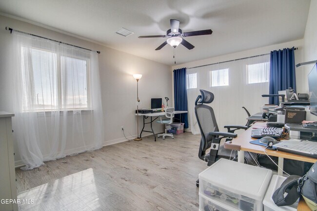 Building Photo - 14600 Christian Castle