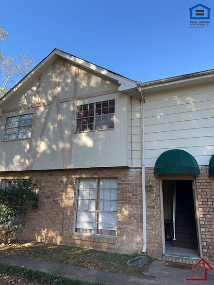 Building Photo - 4127 Wilkesview Dr