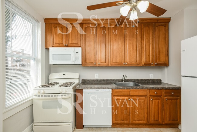 Building Photo - Rest. Relax. Recharge. Home awaits!