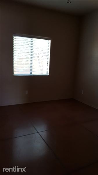 Building Photo - 3331 E Bermuda St