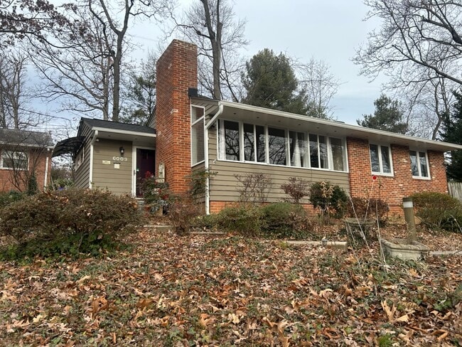 Building Photo - 6009 Grosvenor Ln