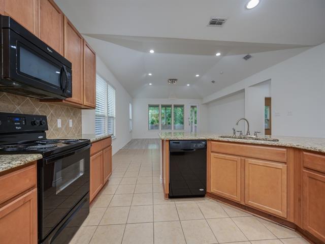 Building Photo - 8737 Maple Ridge Trail