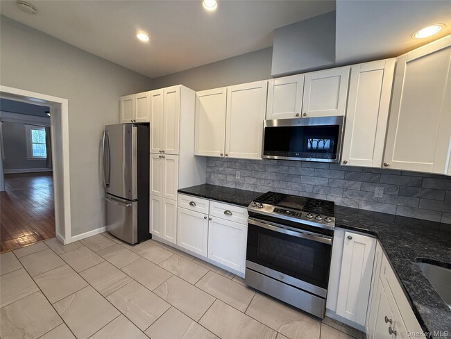 Building Photo - 120 Clinton Ave