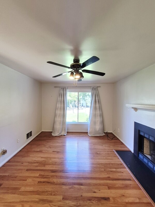 Building Photo - 9019 Double Tree Ln