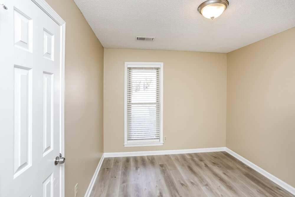 Building Photo - 8123 Cairn Dr