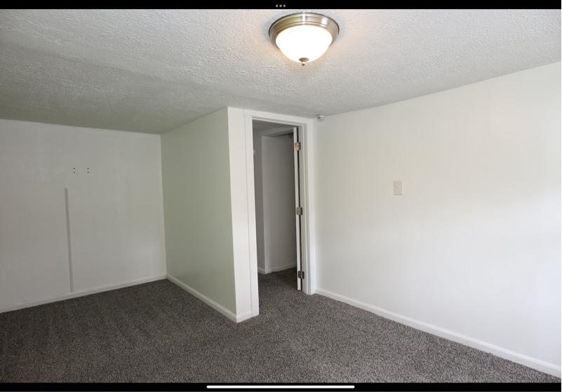 Building Photo - 2861 S Roena St