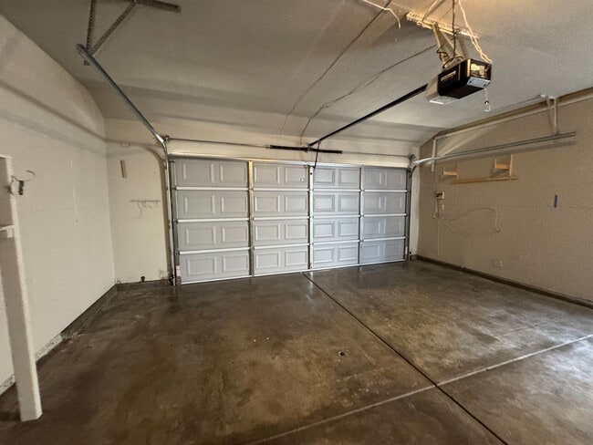 Building Photo - COMING SOON! Four Bed, Two Bath Home Close to Hwy 99 and Stockton Airport