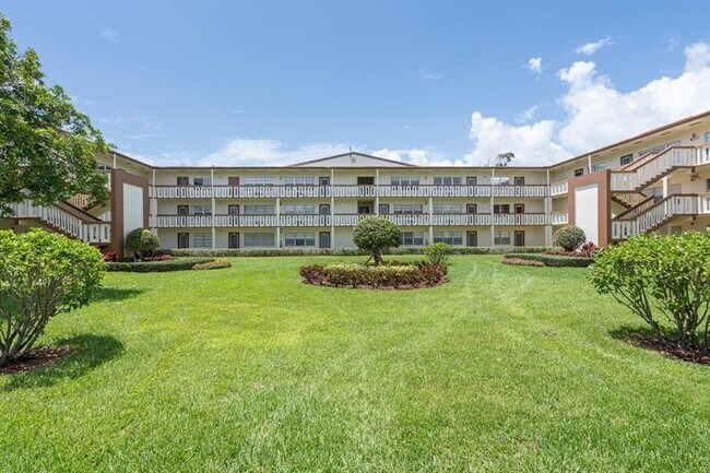 Building Photo - 200 Mansfield F