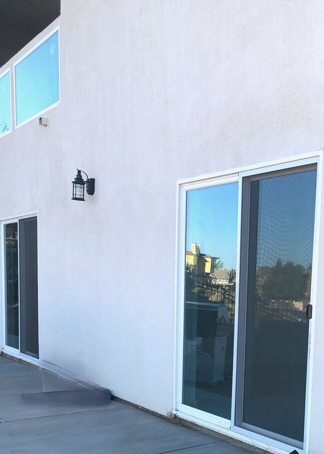 Private Studio Entry - 470 Shasta Pl