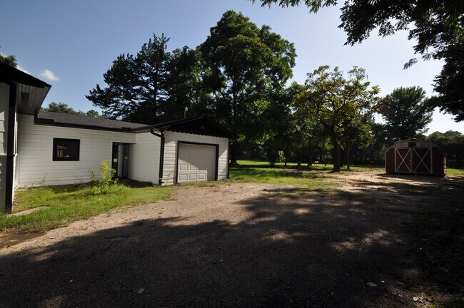 Building Photo - 257 Co Rd 2003