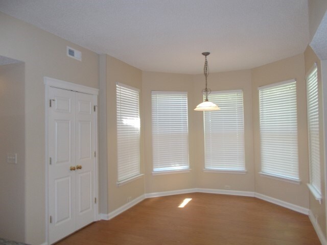 Building Photo - 8526 Fox Tail Ln