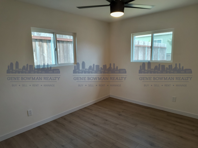 Building Photo - Newly Renovated, Beautiful 2-Bed/1Bath Sta...