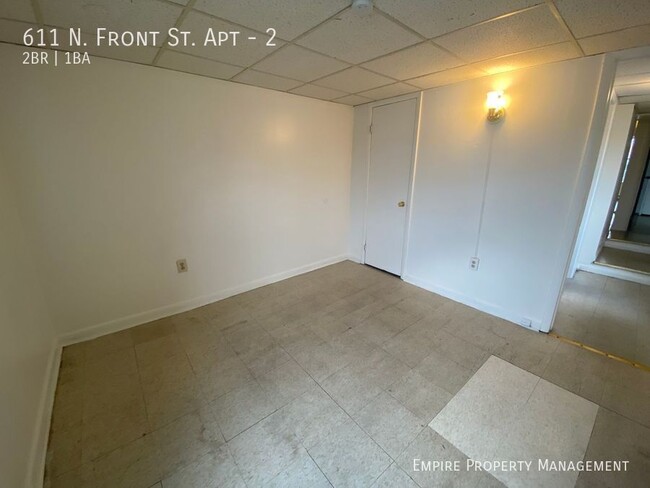 Building Photo - 2nd Floor: 2 Bedroom/1 Bathroom Apartment ...