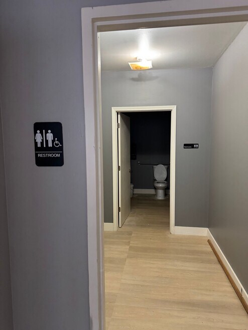 Building Photo - 931 Arcade St