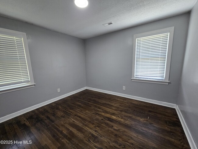 Building Photo - 5968 Acorn Rd