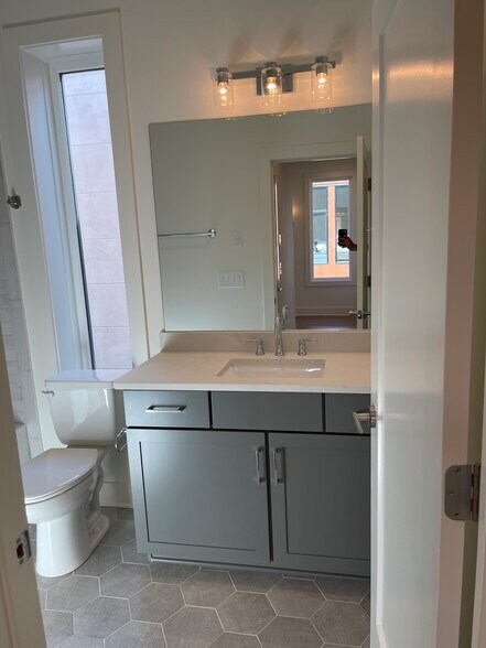 3rd Floor Full Bath - 110 Oceola Ave