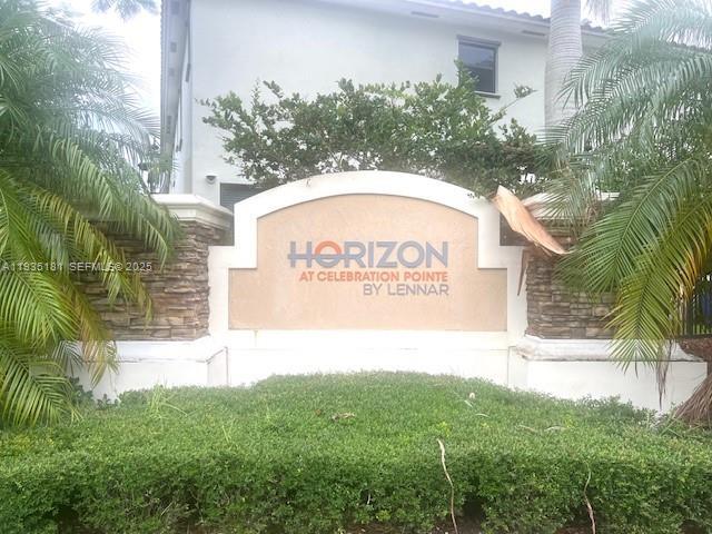 Building Photo - 5505 NW 27th Ct