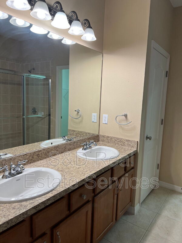 Building Photo - 2492 Tahoe Dr