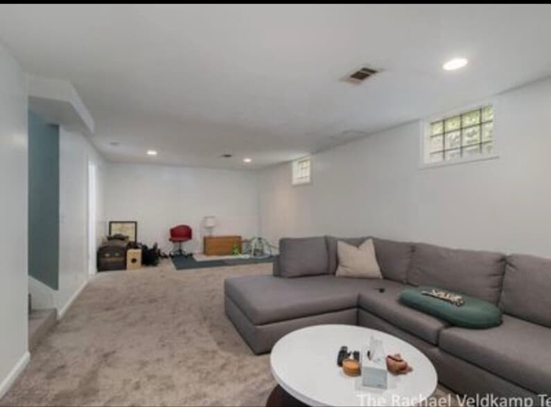 Building Photo - 3719 Kalamazoo Ave SE