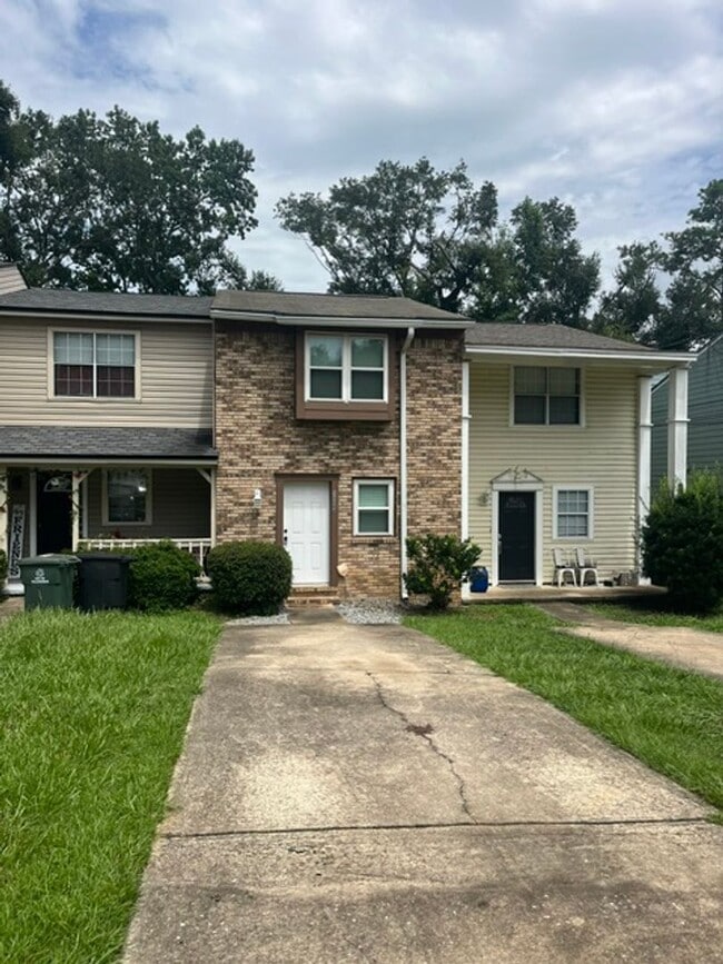 Building Photo - 1569 Jacks Dr