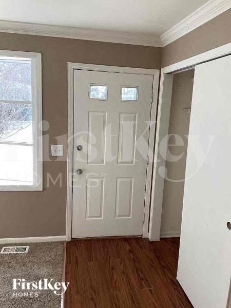 Building Photo - 28W560 Bolles Ave