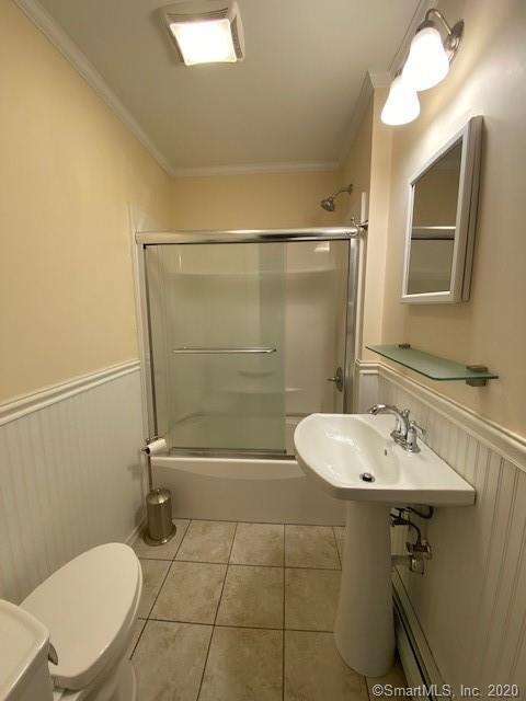 Building Photo - 174 Meadow St