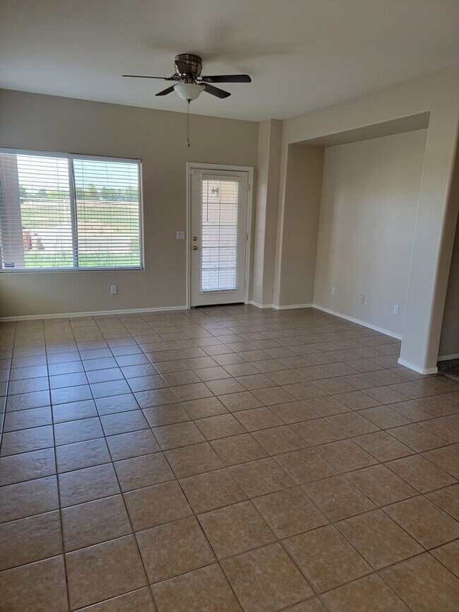 Building Photo - Fantastic 4-Bedroom, 2-Bathroom home For Rent in Avondale!