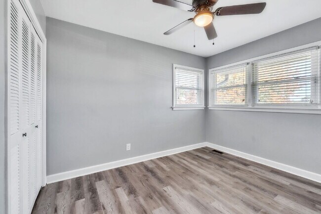 Building Photo - Stylish 3 Bedroom, 2 Bath Ranch with Bright Sunroom and Modern Comforts