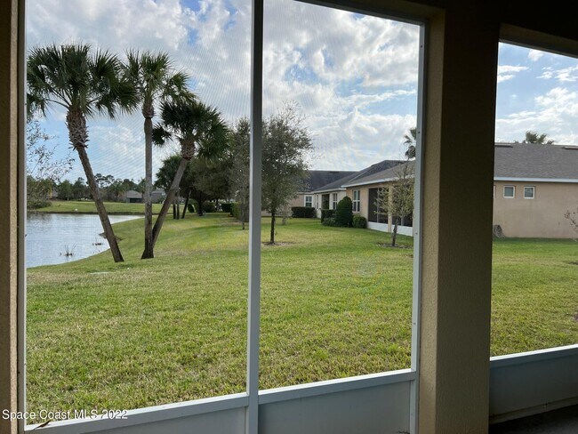 Building Photo - 728 Remington Green Dr SE