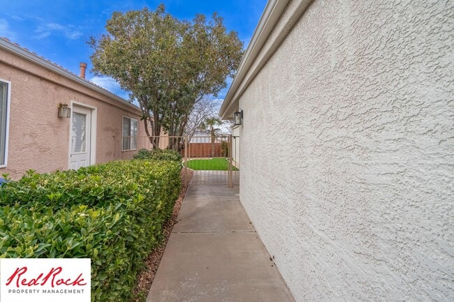 Building Photo - 3 Bedroom Home in Hurricane with Community Pool