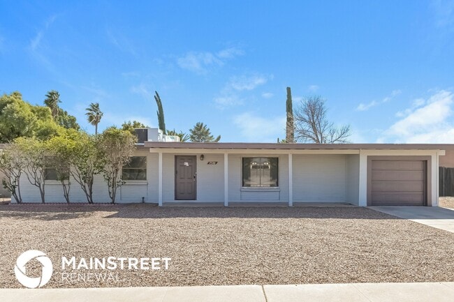 Building Photo - 7520 E Stella Rd