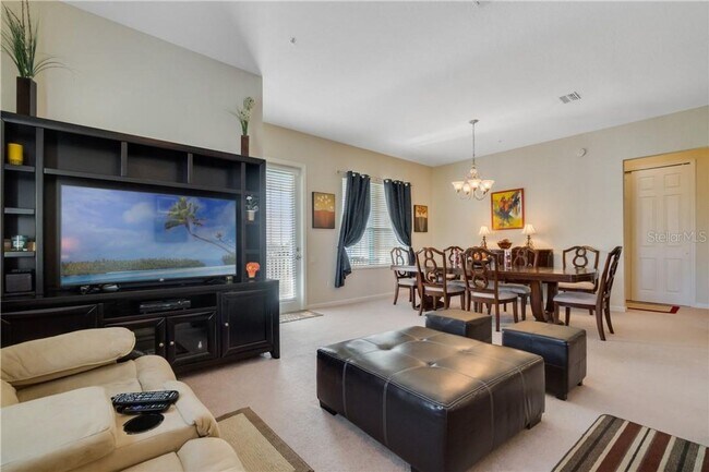 Building Photo - Beautiful WATERFRONT 3 bedrooms Condo located in MetroWest with ELEVATOR! Rare find!