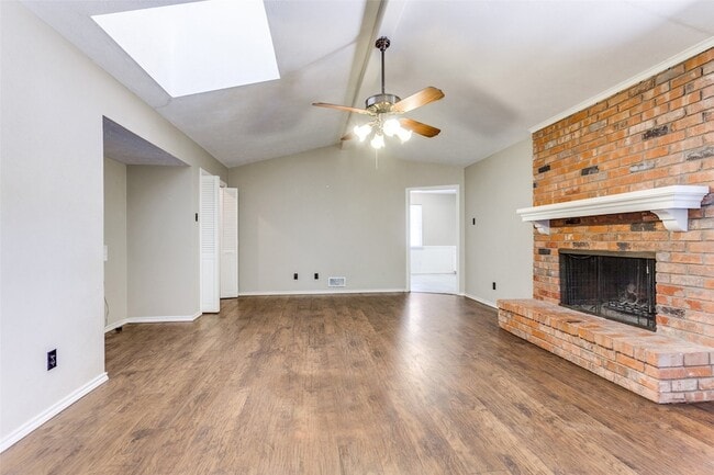 Building Photo - 7739 La Manga Dr