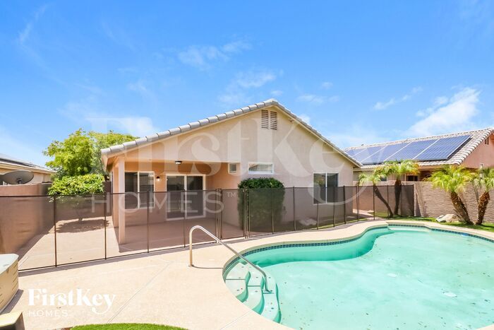 Building Photo - 13576 W Desert Ln