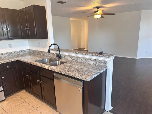 Building Photo - 1002 Mazourka Dr