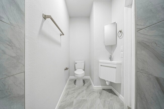 Building Photo - 2805 Church St