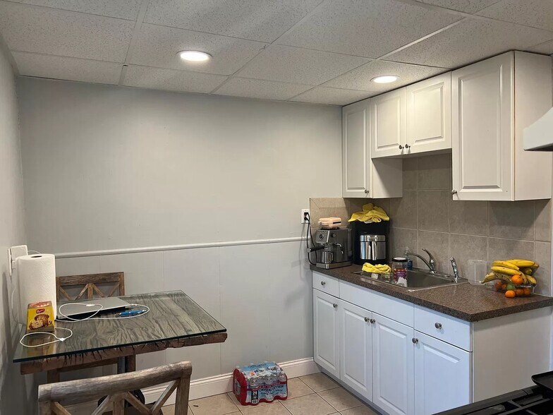 Building Photo - 80 Park Ave