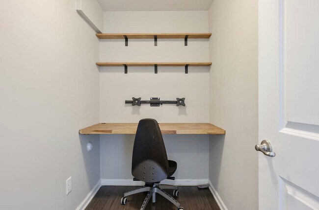 Building Photo - 337 Roche Dr