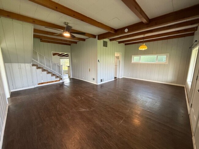 Building Photo - 3 Bedroom Farm Home for Rent Dundee OR