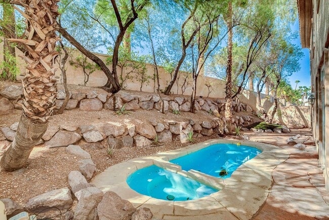 Building Photo - Luxury 5-Bedroom Guard-Gated Home with Pool, Spa & 3 En-Suite Bedrooms