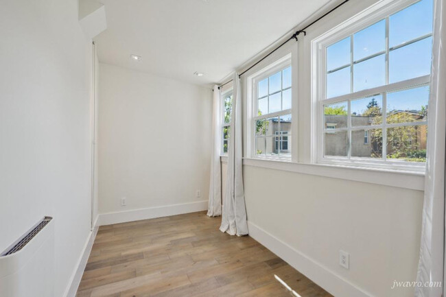 Building Photo - 636 Guerrero St