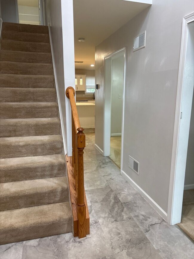 Building Photo - 720 Strayer Dr