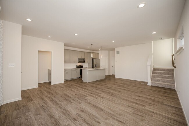 Building Photo - 30 Pheasant Ln